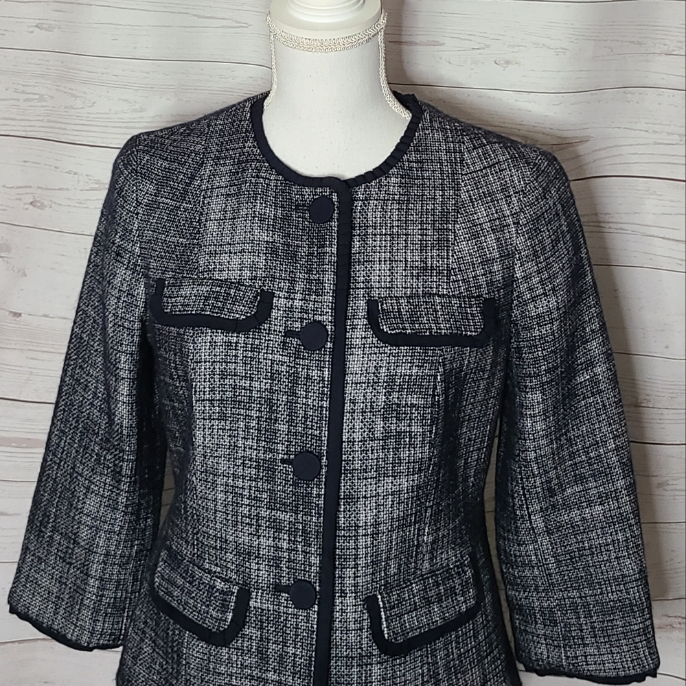 Talbots Tweed Crop Four Button Ruffle Trim Detail… - image 5